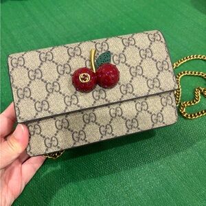 Gucci GG Supreme Cherry Mini Chain Bag Monogram Canvas Crossbody Valentine’s Day